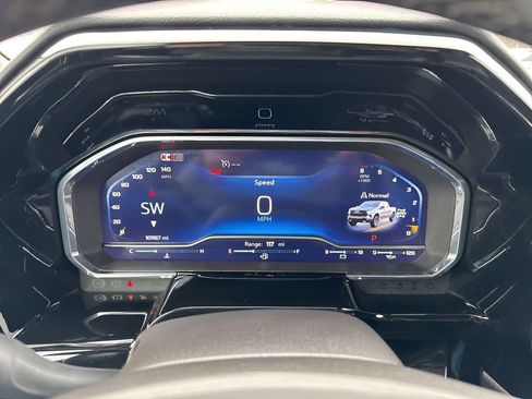 Used 2024 Chevrolet Silverado 1500 LT Trail Boss w/ Convenience Package II image 24