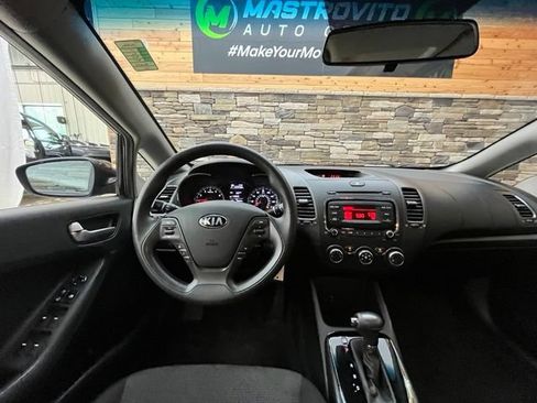 Used 2017 Kia Forte LX FWD image 19