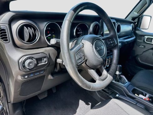 Used 2023 Jeep Wrangler Unlimited w/ Cold Weather Group AWD/4WD image 10