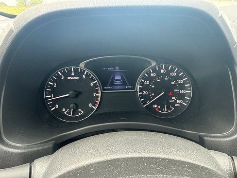 Used 2017 Nissan Pathfinder SV w/ Trailer Tow Package AWD/4WD image 15