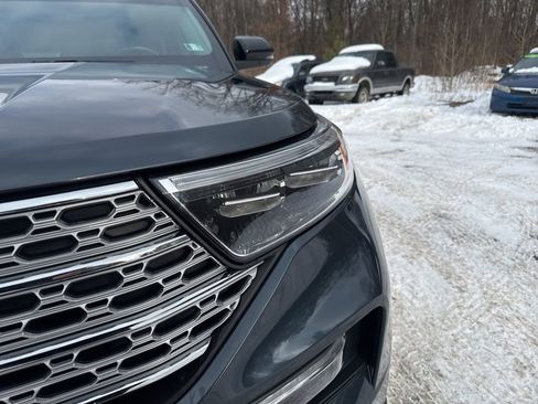 Used 2022 Ford Explorer Limited w/ Limited Technology Package image 3