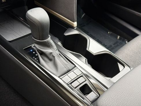 Used 2025 Toyota Camry LE w/ Convenience Package image 28