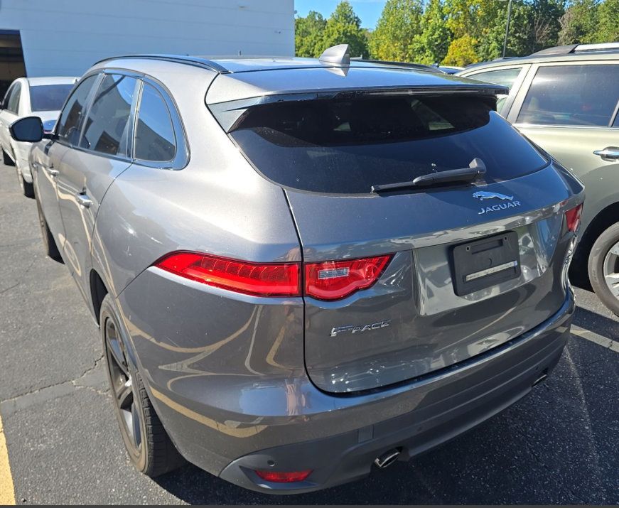 Used 2019 Jaguar F-PACE R-Sport AWD/4WD image 7