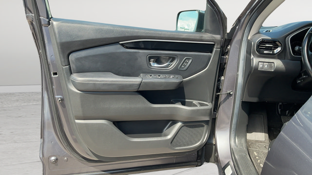 Used 2025 Honda Pilot EX-L image 19