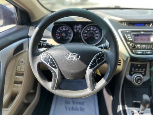 Used 2013 Hyundai Elantra GLS w/ Preferred Pkg FWD image 14
