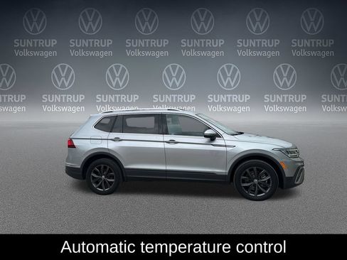 Used 2023 Volkswagen Tiguan SE w/ Panoramic Sunroof Package FWD image 8
