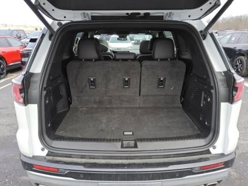 Used 2024 GMC Acadia Denali image 8