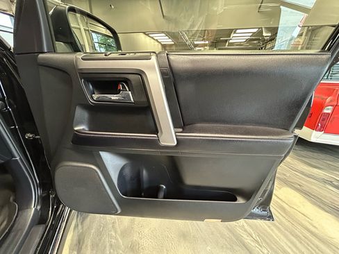 Used 2017 Toyota 4Runner Limited AWD/4WD image 42