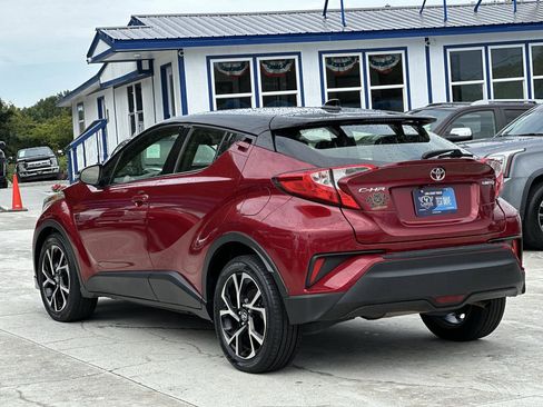 Used 2019 Toyota C-HR Limited FWD image 5