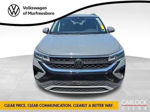 Used 2023 Volkswagen Taos SE FWD image 4