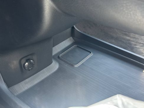 New 2026 Toyota Sienna Platinum AWD/4WD image 28