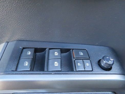 Used 2022 Toyota Tacoma TRD Sport image 12