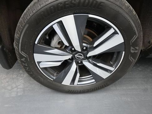 Used 2023 Nissan Rogue Platinum w/ Platinum Premium Package AWD/4WD image 12