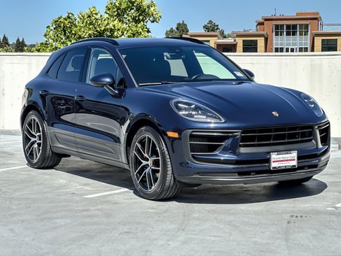 Certified 2022 Porsche Macan S AWD/4WD image 10