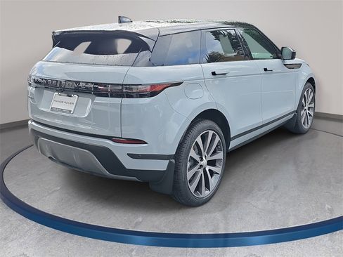 New 2026 Land Rover Range Rover Evoque S image 5