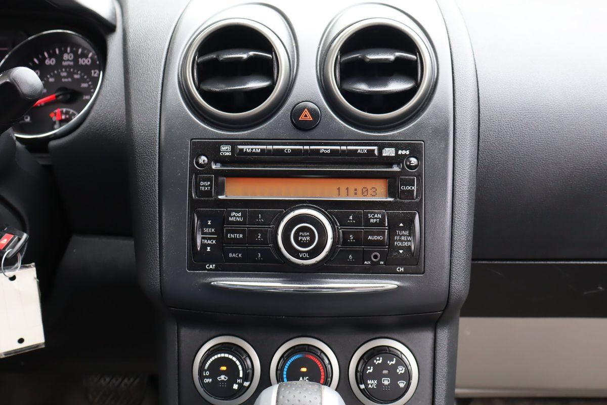Used 2015 Nissan Rogue S AWD/4WD image 32