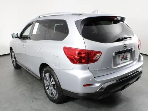 Certified 2020 Nissan Pathfinder SL image 4