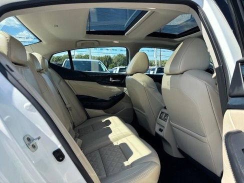 Used 2021 Nissan Maxima Platinum w/ Sport Mat Group image 9