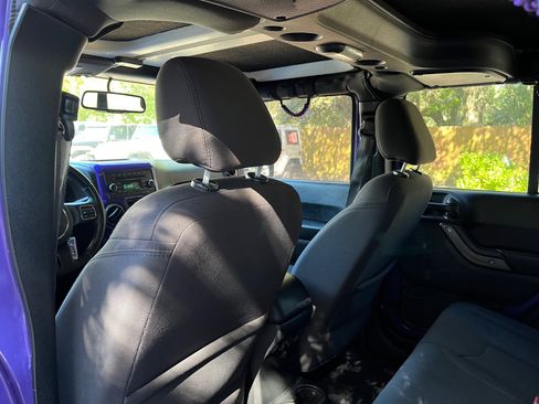 Used 2018 Jeep Wrangler Unlimited Sport S image 28