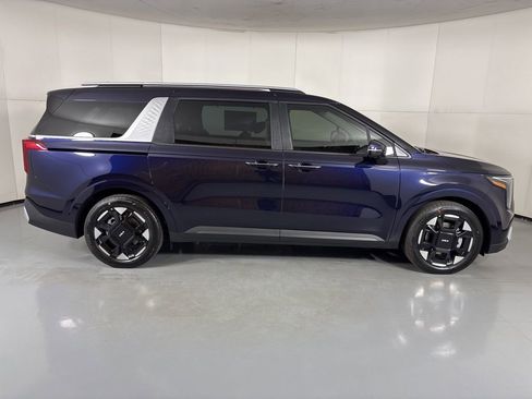 New 2026 Kia Carnival EX image 9