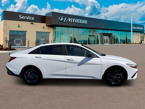 New 2026 Hyundai Elantra Sport FWD image 9