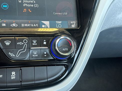 Used 2017 Chevrolet Bolt LT FWD image 29