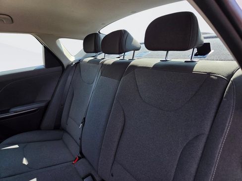 Used 2025 Kia K4 FWD image 33
