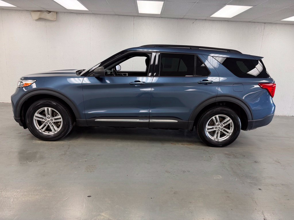 Used 2020 Ford Explorer XLT w/ Comfort Package AWD/4WD image 2