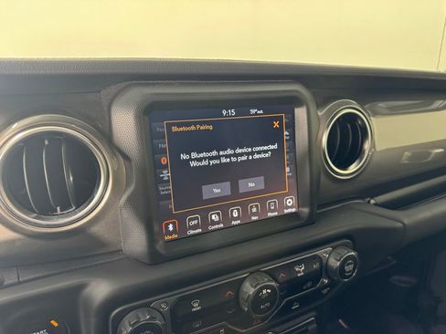 Used 2021 Jeep Wrangler Unlimited Sahara AWD/4WD image 21