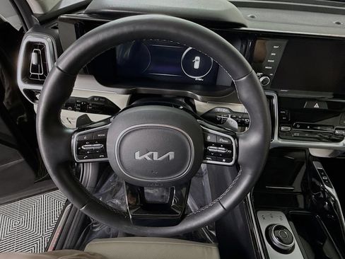 Used 2023 Kia Sorento SX Prestige w/ Panoramic Sunroof Package AWD/4WD image 23