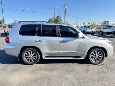 Used 2011 Lexus LX 570 4WD w/ Luxury Pkg image 6