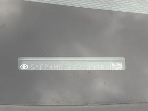 Certified 2025 Toyota Corolla SE image 17