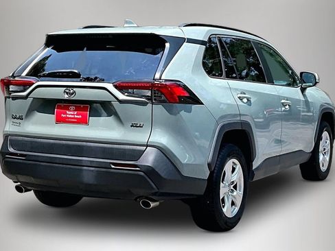 Used 2021 Toyota RAV4 XLE FWD image 5