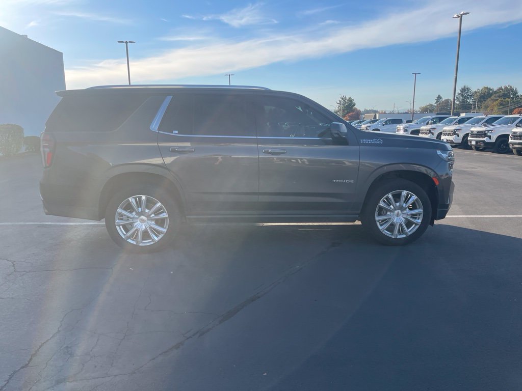 Used 2021 Chevrolet Tahoe High Country w/ Premium Package AWD/4WD image 7