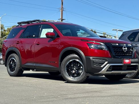 New 2025 Nissan Pathfinder Rock Creek image 2