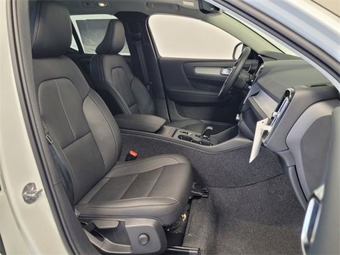 New 2026 Volvo XC40 B5 Core w/ Climate Package image 12