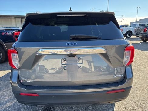 Used 2022 Ford Explorer XLT image 5