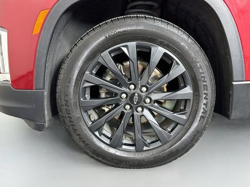 Used 2023 Chevrolet Traverse RS FWD image 32