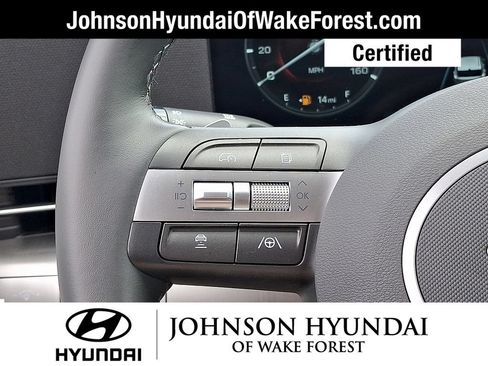 Certified 2025 Hyundai Kona SEL FWD image 17