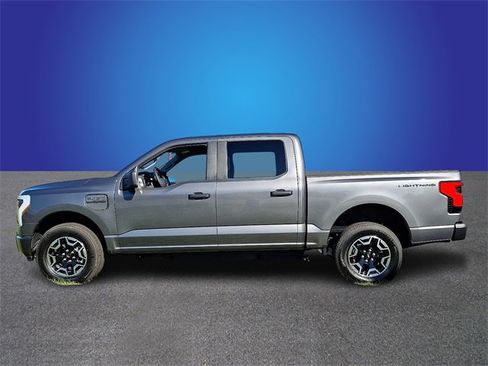 Used 2023 Ford F150 Lightning Pro image 5