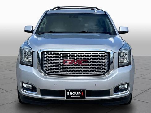Used 2017 GMC Yukon Denali RWD image 4