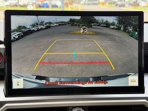 Used 2024 Toyota Tacoma TRD Off-Road image 31