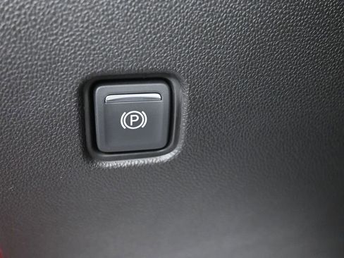 Used 2023 Chevrolet Blazer LT FWD image 19