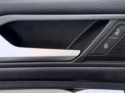 Used 2020 Volkswagen Tiguan S FWD image 22