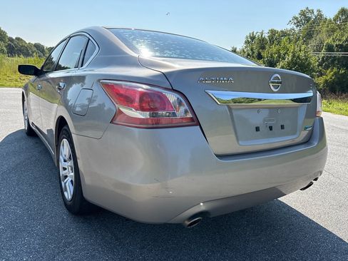 Used 2013 Nissan Altima 2.5 S FWD image 3