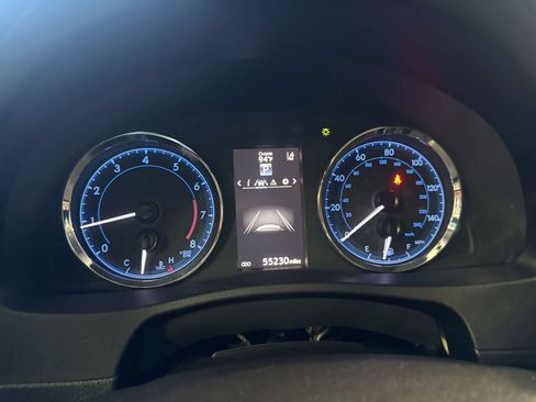 Used 2018 Toyota Corolla SE w/ Carpet Mat Package (TMS) FWD image 23