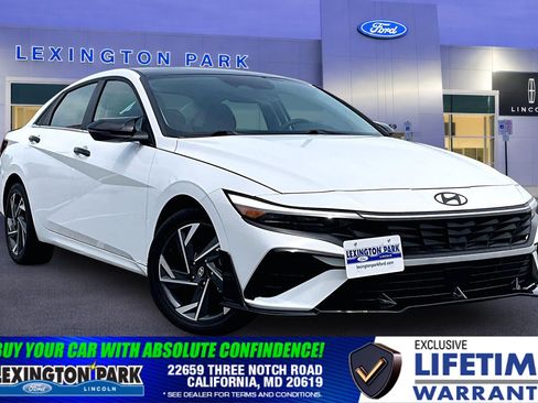 Used 2025 Hyundai Elantra SEL FWD image 1