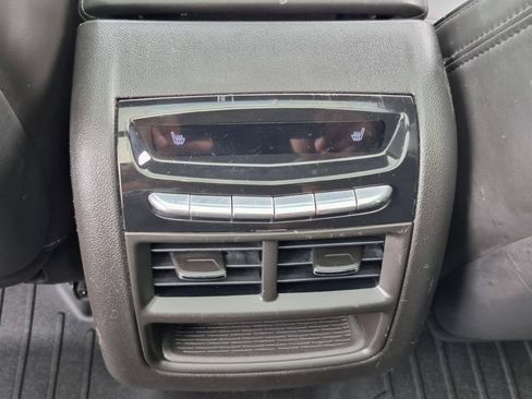 Used 2019 Cadillac XT5 Platinum AWD/4WD image 19
