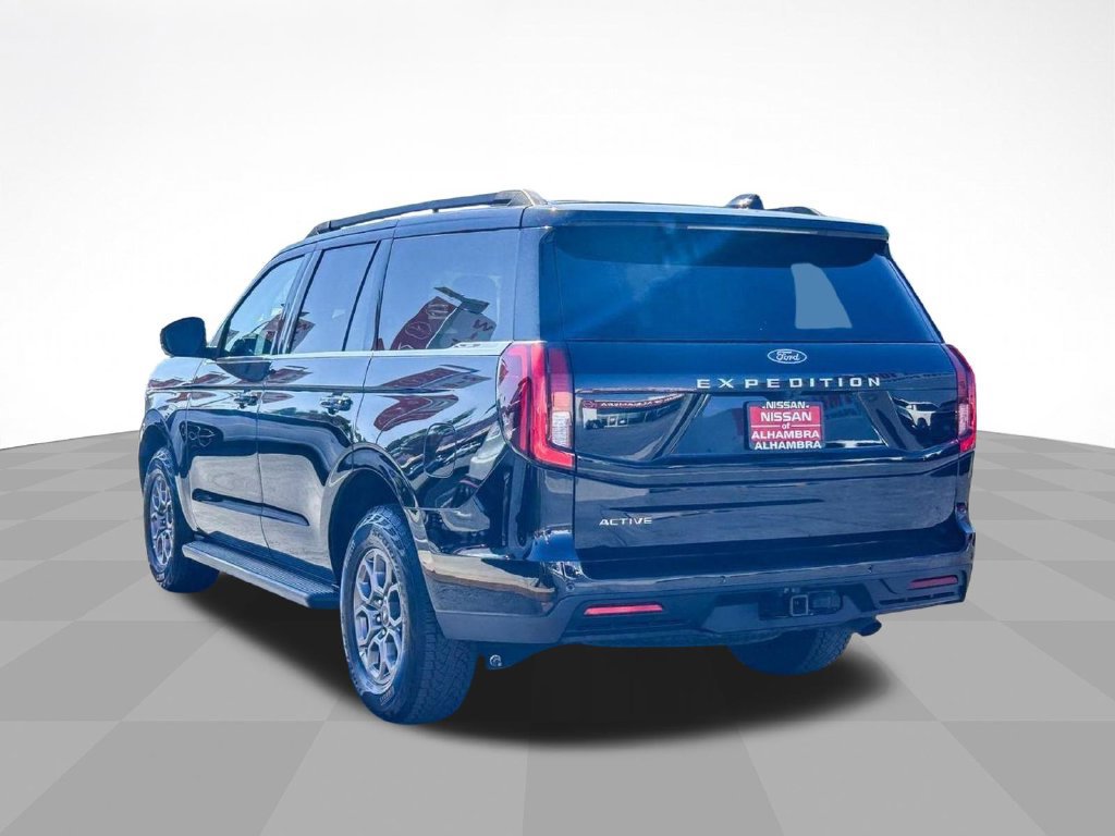 Used 2025 Ford Expedition Active RWD image 9