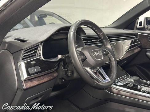 Used 2019 Audi Q8 Premium Plus w/ Premium Plus AWD/4WD image 14